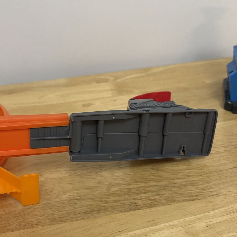 Mattel Hot Wheels Mixed Track Lot Connectors Ramps Launcher - Picture 7 of 12